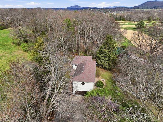 106 Churchill Drive, Berea, KY 40403