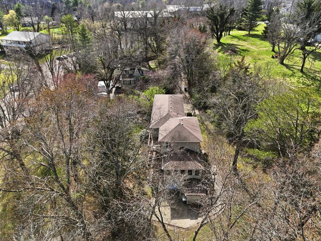 106 Churchill Drive, Berea, KY 40403