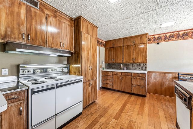 1805 W Kilgore Road, Portage, MI 49024