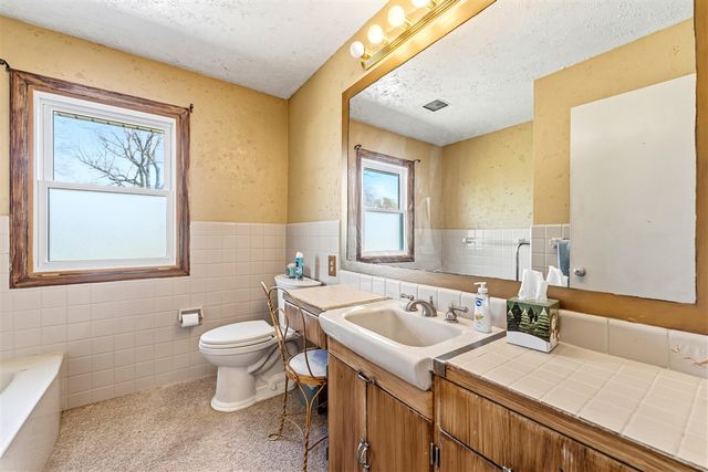 1805 W Kilgore Road, Portage, MI 49024