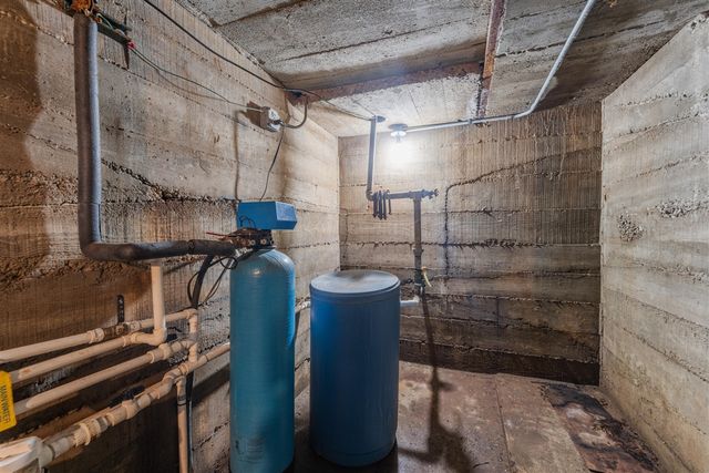 1805 W Kilgore Road, Portage, MI 49024