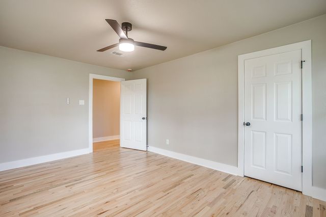 103 Vanshire Road W, Lakeside, TX 76108