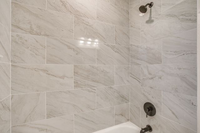 103 Vanshire Road W, Lakeside, TX 76108