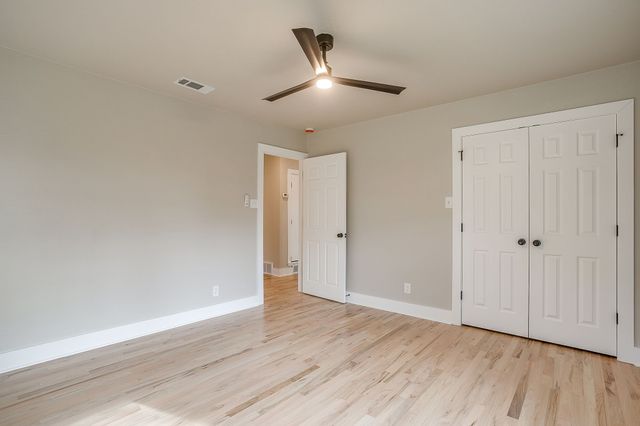 103 Vanshire Road W, Lakeside, TX 76108