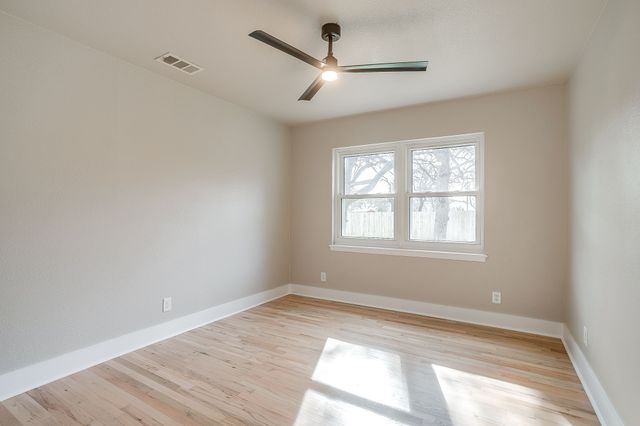 103 Vanshire Road W, Lakeside, TX 76108