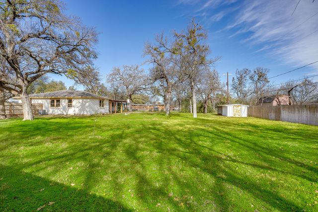 103 Vanshire Road W, Lakeside, TX 76108