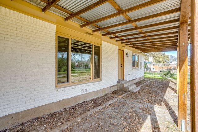 103 Vanshire Road W, Lakeside, TX 76108