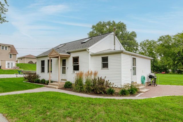 25805 W Loomis ROAD, Waterford, WI 53185
