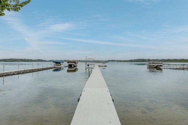 25805 W Loomis ROAD, Waterford, WI 53185