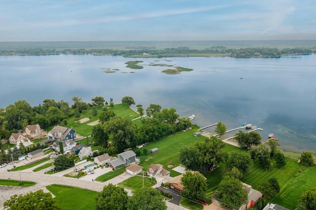 25805 W Loomis ROAD, Waterford, WI 53185