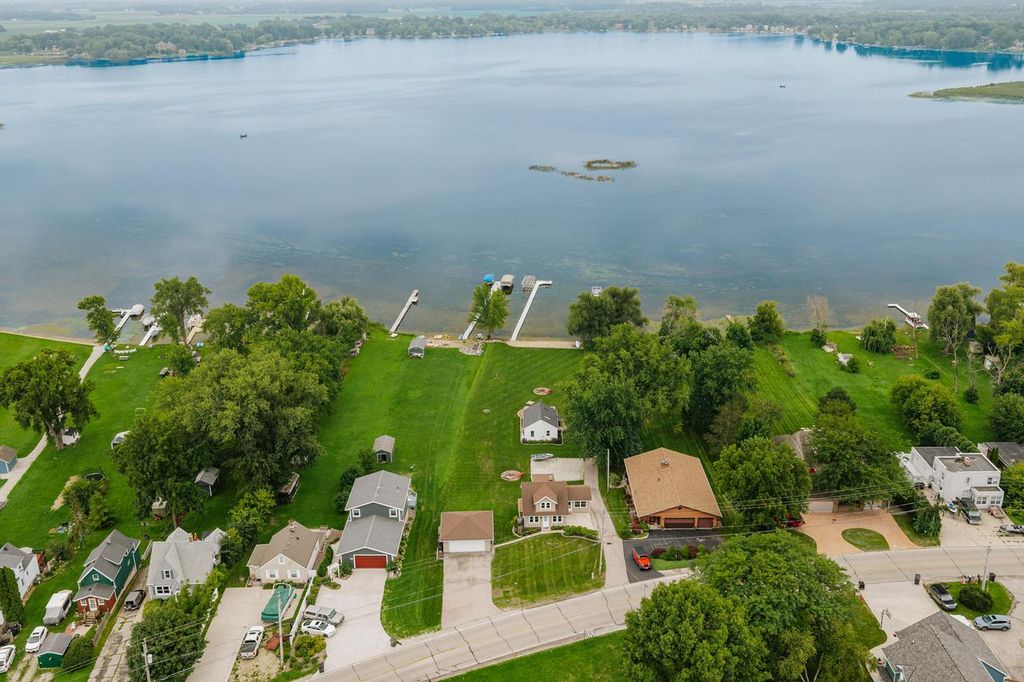 25805 W Loomis ROAD, Waterford, WI 53185