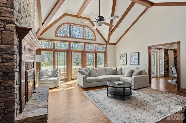 106 Farwood Court, Flat Rock, NC 28731