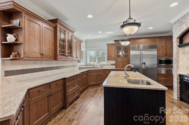 106 Farwood Court, Flat Rock, NC 28731