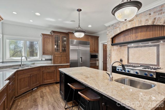 106 Farwood Court, Flat Rock, NC 28731