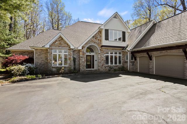 106 Farwood Court, Flat Rock, NC 28731