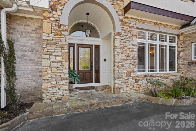 106 Farwood Court, Flat Rock, NC 28731