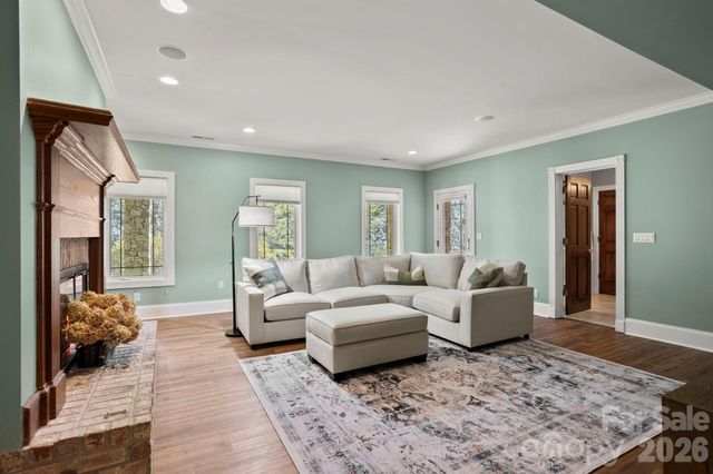 106 Farwood Court, Flat Rock, NC 28731