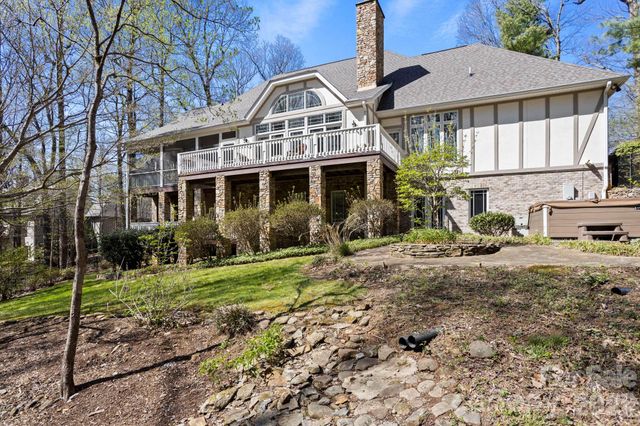 106 Farwood Court, Flat Rock, NC 28731
