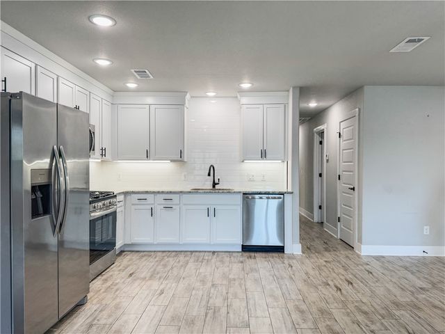 4302 Pawhuska Street, Bentonville, AR 72713