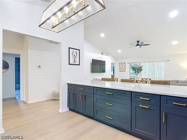812 102nd AVE N, Naples, FL 34108