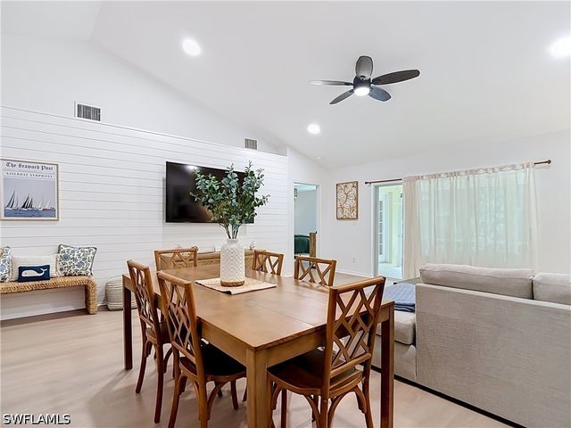 812 102nd AVE N, Naples, FL 34108