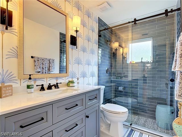 812 102nd AVE N, Naples, FL 34108