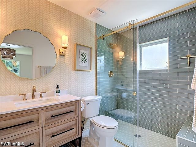 812 102nd AVE N, Naples, FL 34108