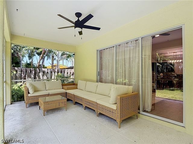 812 102nd AVE N, Naples, FL 34108