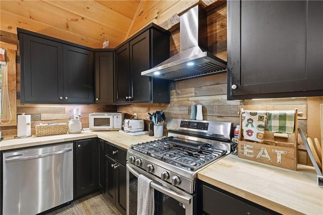 681 Catawba Circle, Ellijay, GA 30540
