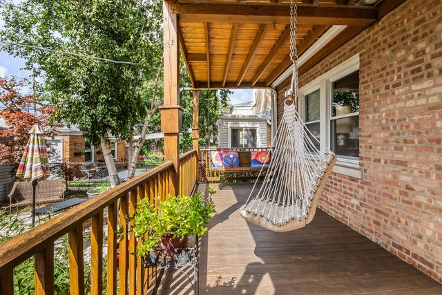 5706 N Mozart Street, Chicago, IL 60659