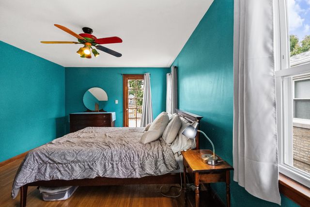 5706 N Mozart Street, Chicago, IL 60659