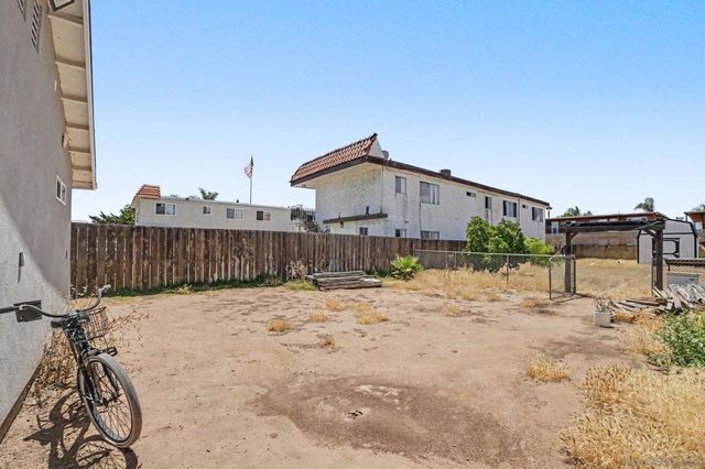 1367 E Madison Ave, El Cajon, CA 92021