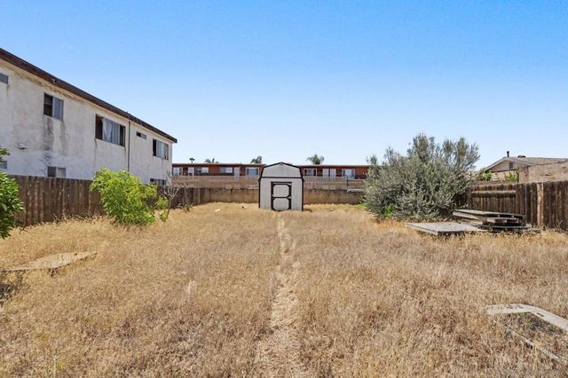 1367 E Madison Ave, El Cajon, CA 92021