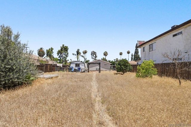 1367 E Madison Ave, El Cajon, CA 92021