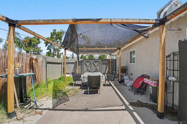 1367 E Madison Ave, El Cajon, CA 92021