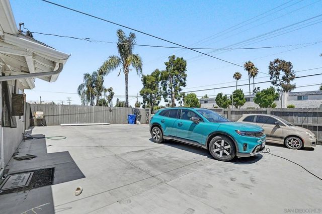 1367 E Madison Ave, El Cajon, CA 92021