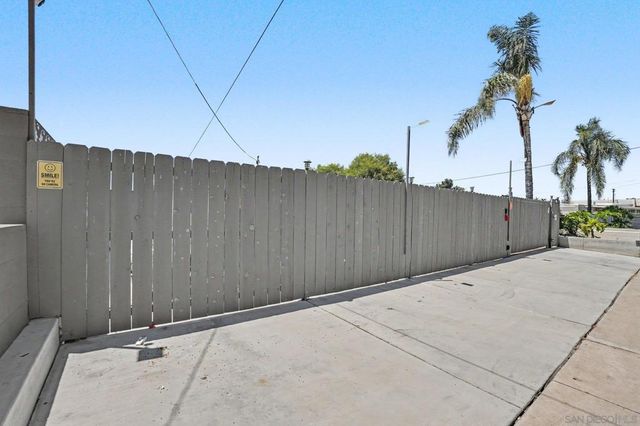 1367 E Madison Ave, El Cajon, CA 92021