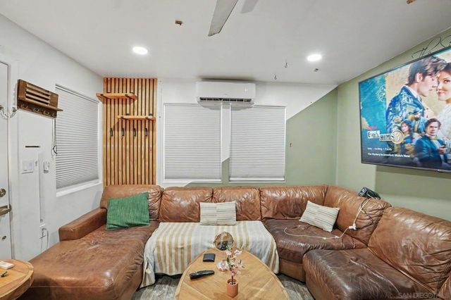 1367 E Madison Ave, El Cajon, CA 92021