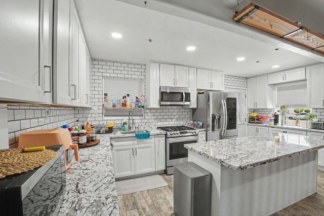 1367 E Madison Ave, El Cajon, CA 92021
