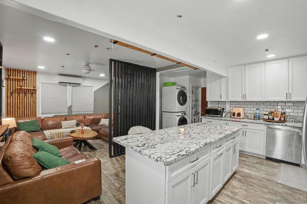 1367 E Madison Ave, El Cajon, CA 92021