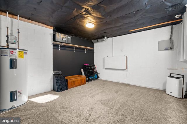 2472 FAIRWAY OAKS CT, Hampstead, MD 21074