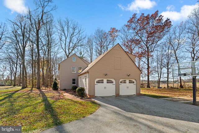 2472 FAIRWAY OAKS CT, Hampstead, MD 21074