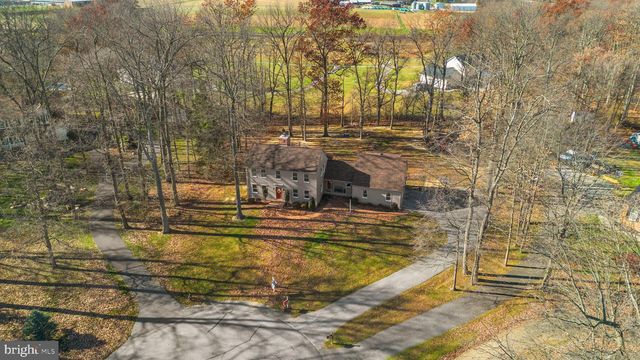 2472 FAIRWAY OAKS CT, Hampstead, MD 21074