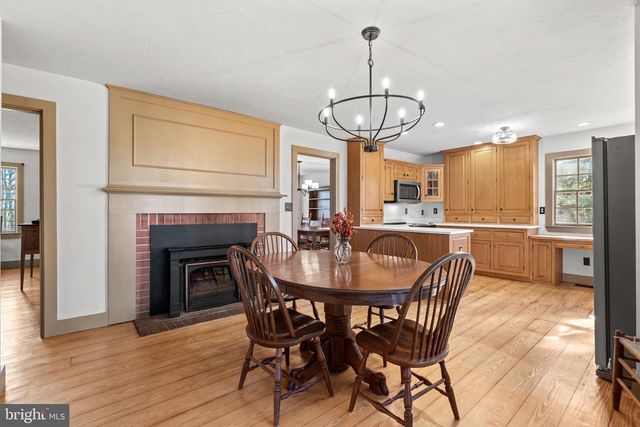 2472 FAIRWAY OAKS CT, Hampstead, MD 21074