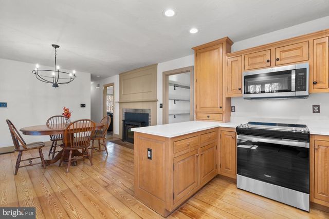 2472 FAIRWAY OAKS CT, Hampstead, MD 21074