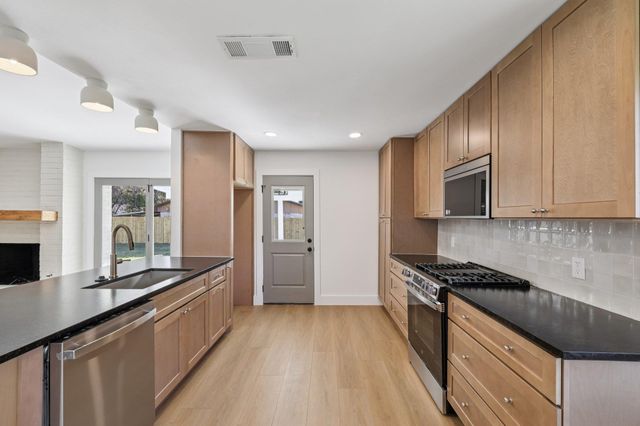 10424 Quail Ridge DR, Austin, TX 78758