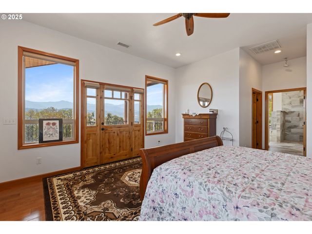 1757 RIDDLE BY PASS Rd, Riddle, OR 97469