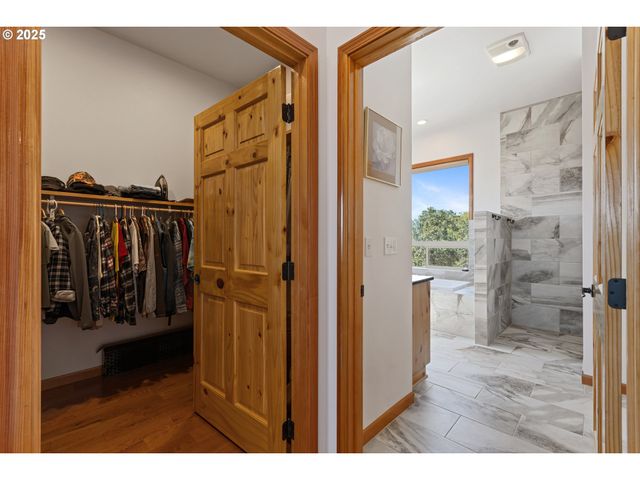 1757 RIDDLE BY PASS Rd, Riddle, OR 97469