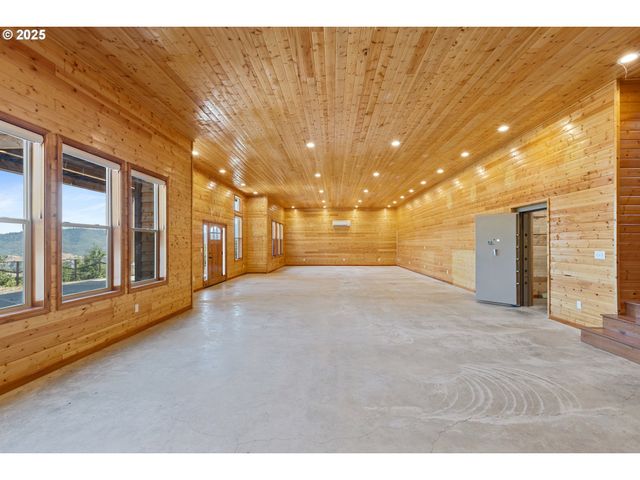 1757 RIDDLE BY PASS Rd, Riddle, OR 97469