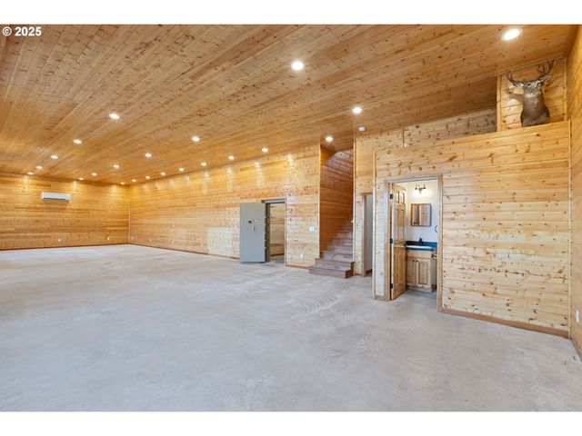 1757 RIDDLE BY PASS Rd, Riddle, OR 97469